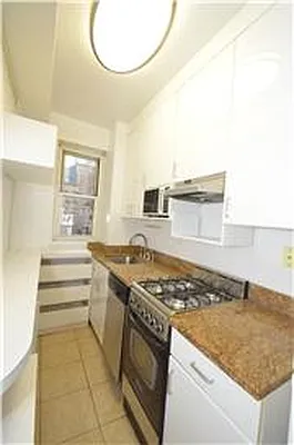 Rented by Buchbinder & Warren | media 22