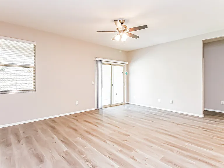 4832 E Rhodium Dr — Photo 5