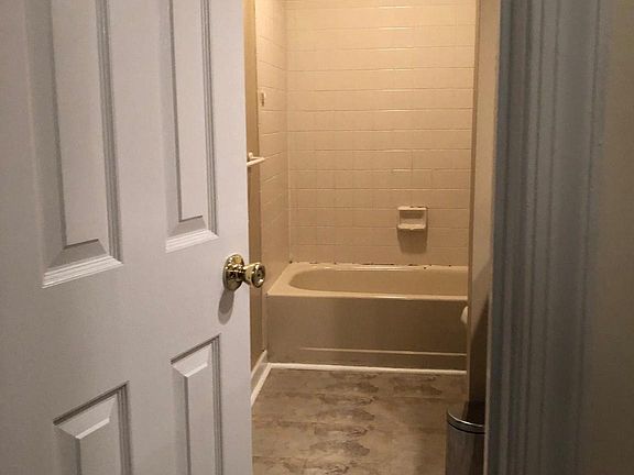 3rd image of 13 Almond Dr
