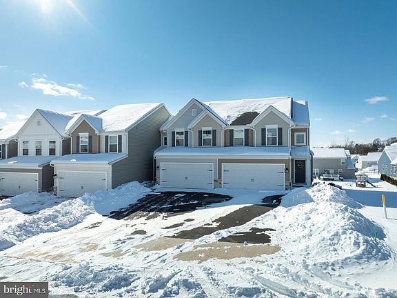 3rd image of 277 Isabella Cir