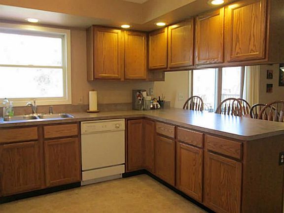 3rd image of 4030 Creekside Dr