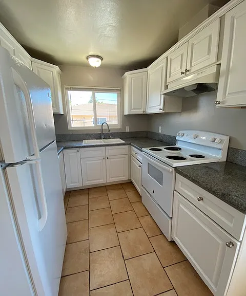 659 Kirkland Dr #7 — Photo 3