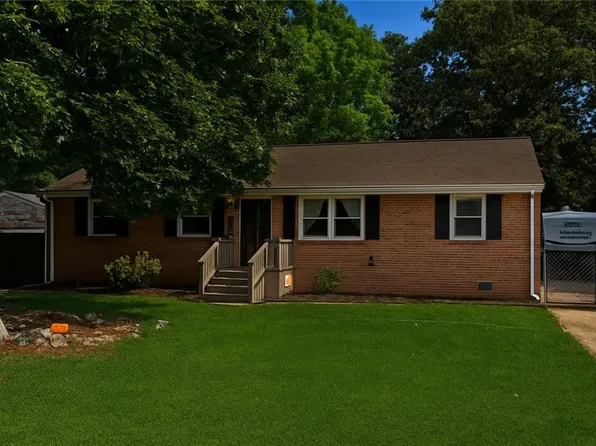 81 Brogden Ln, Hampton, VA 23666