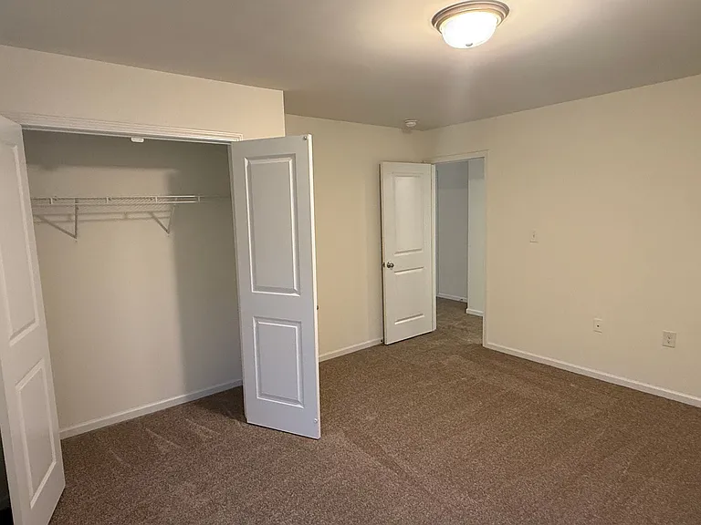 1933 Stoney Point Cir — Photo 8