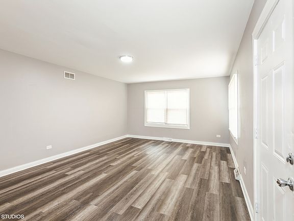 4th image of 23040 Governors Hwy