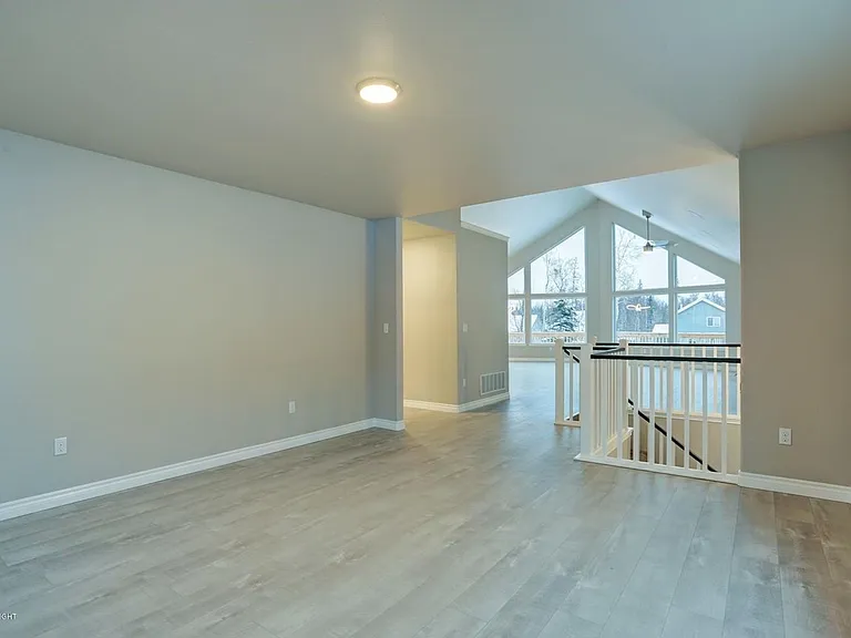1455 E Esty Dr — Photo 11