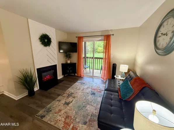 209 E Valley Point Ln #C801, Claysburg, PA 16625