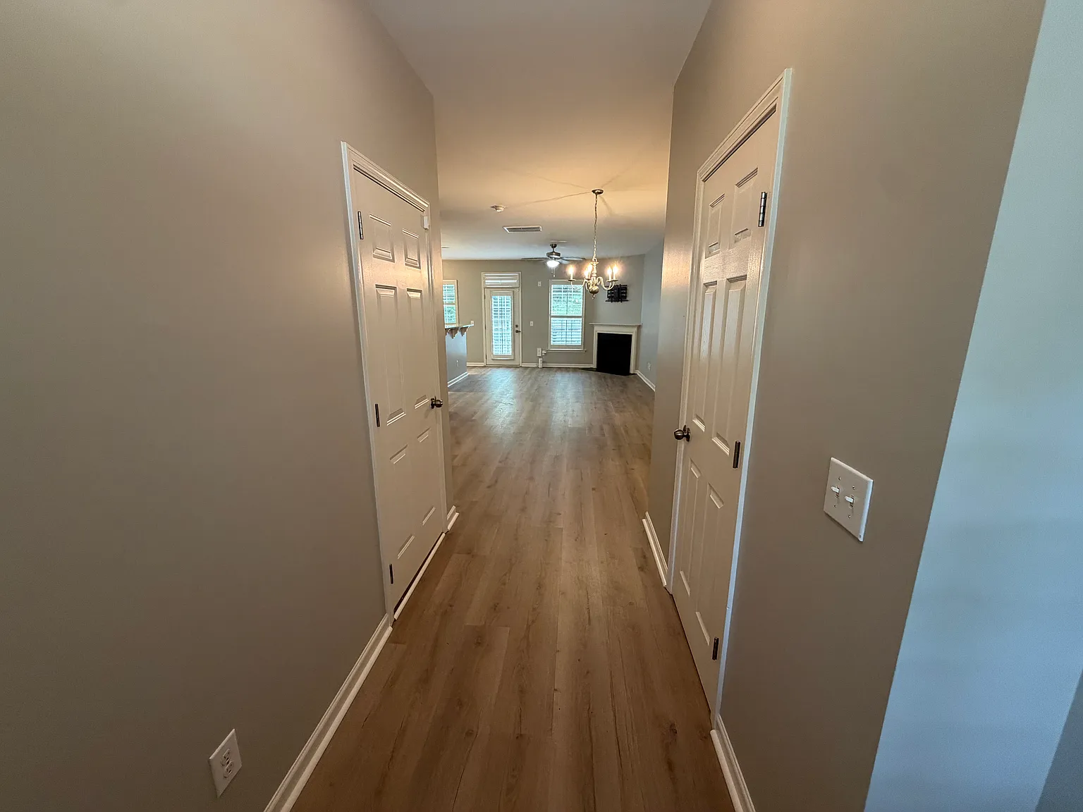 3 bed, 2144 sqft, $2,150 — Photo 2