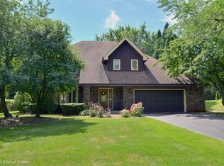 231 Stratford Ln, Inverness, IL 60010