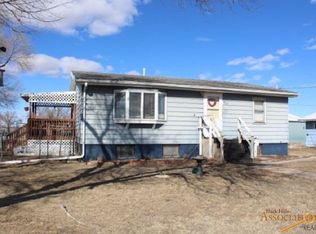 817 Lawrence St, Edgemont, SD 57735