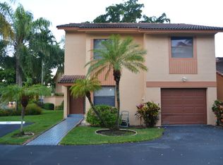 990 SW 113th Ter, Pembroke Pines, FL 33025