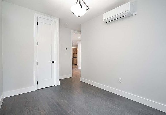 5th image of 340 E 105th St APT 3B