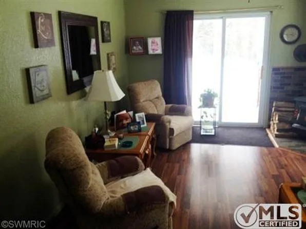 11419 Ellis Rd, Ravenna, MI 49451