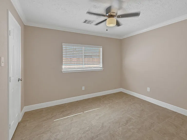 2910 Norwich St — Photo 13