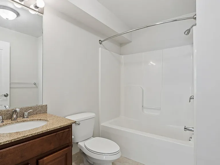 Summit Ridge Luxury Apartments — Photo 52