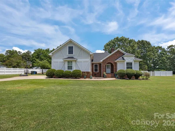 4116 Hoodridge Ln, Mint Hill, NC 28227