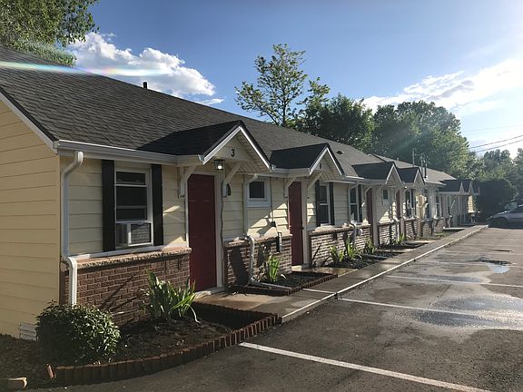 2nd image of 4012 W Eisenhower Blvd APT 5