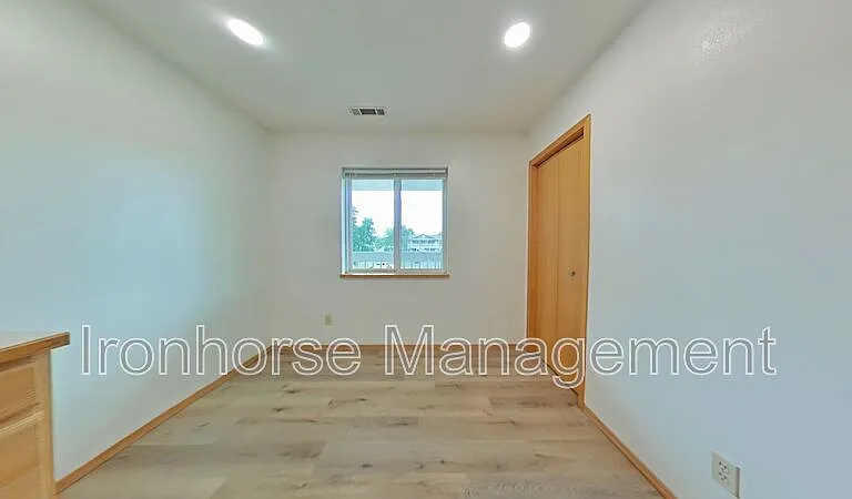 9 Michael Grove Ave #11 — Photo 9