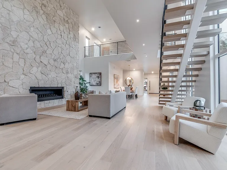 3821 Beechwood Ln — Photo 6