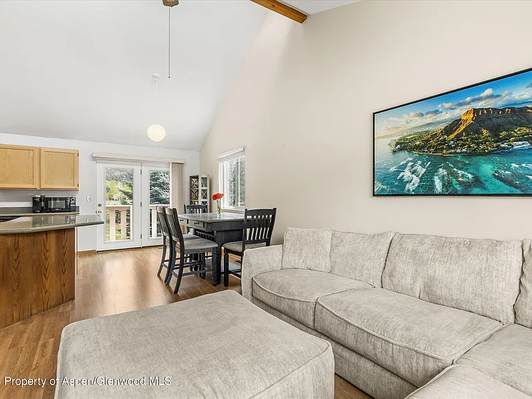 382 Summit Dr — Photo 9
