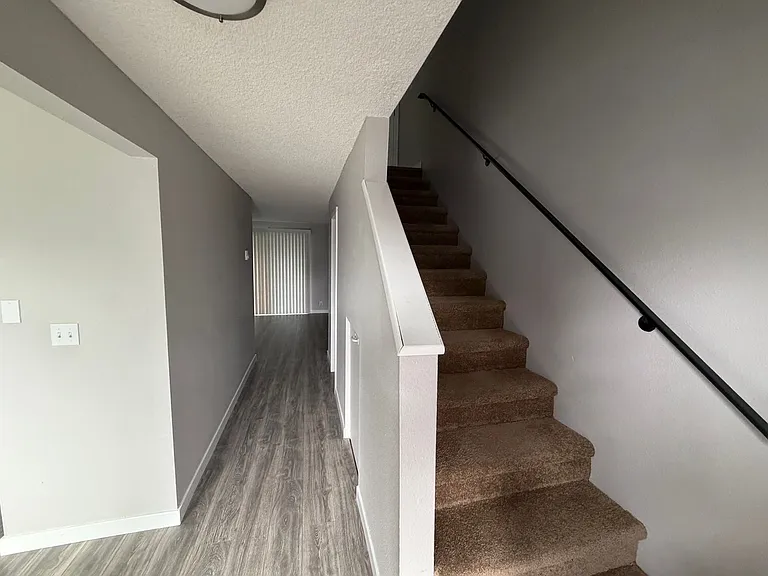 Park Townhomes — Photo 20