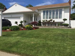 153 Roxton Rd, Plainview, NY 11803