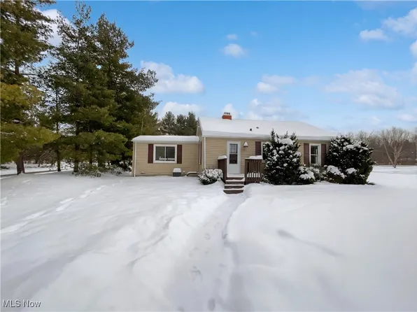 14895 Old Oak Dr, Strongsville, OH 44149