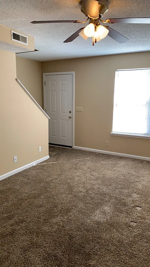 111 Hickory Trace Rd — Photo 4