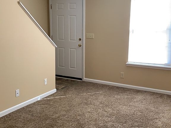 4th image of 111 Hickory Trce APT 2