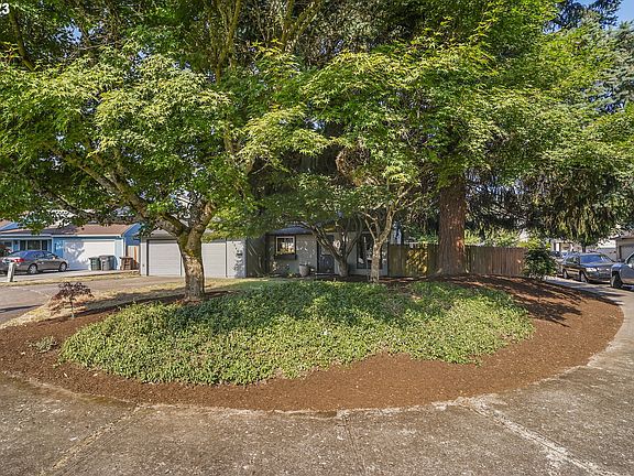 4th image of 4848 SE Montego Dr