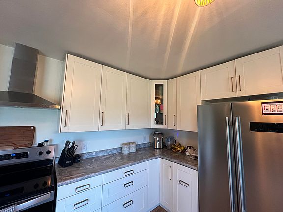 5th image of 9077 Charles Drive