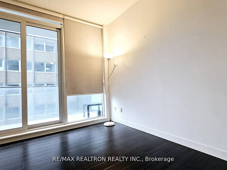 770 Bay St #712 — Photo 2