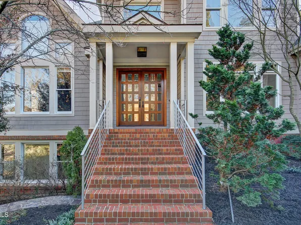 805 Greenwood Rd, Chapel Hill, NC 27514