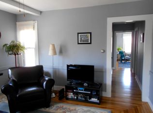 29 Bradley Ave, Branford, CT 06405