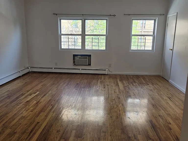 1733 Montgomery Ave #2 — Photo 5