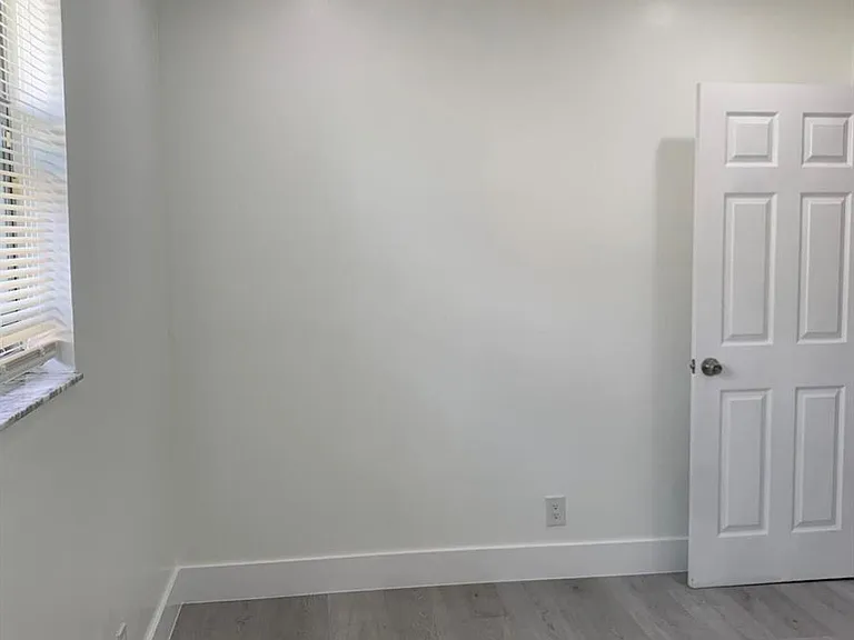 4005 NW 76th Ave — Photo 38
