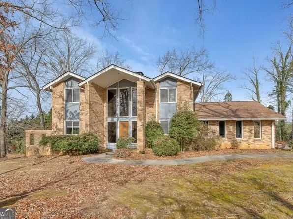 1113 Honeysuckle Dr, Canton, GA 30114