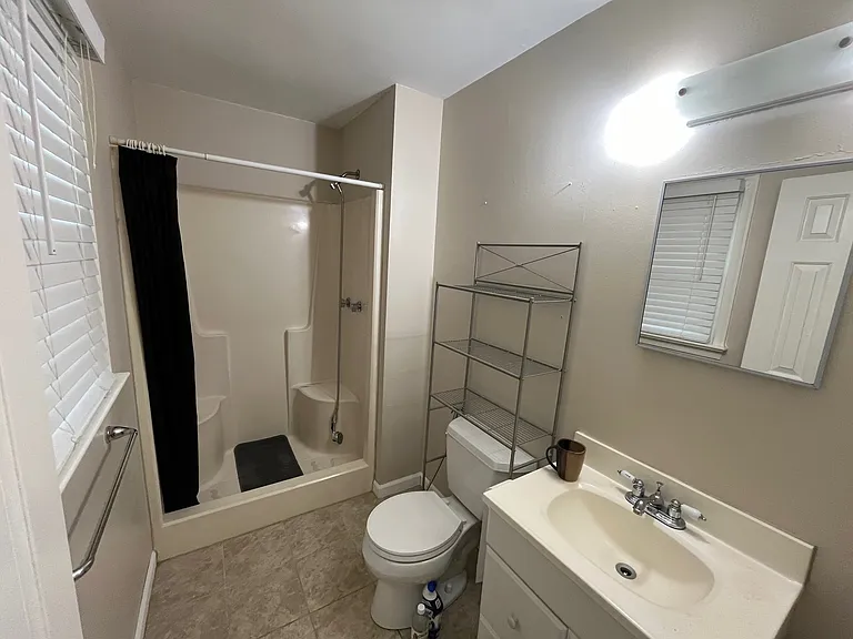 3920 Sherman Oaks Ave — Photo 6