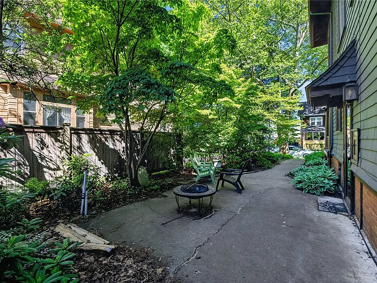 420 Harvard St #1 — Photo 22