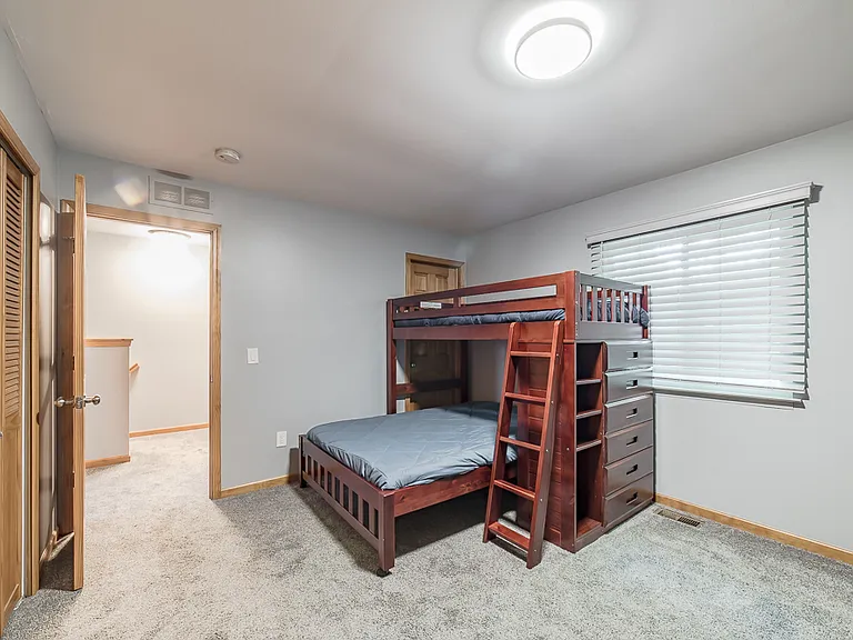1034 Parkway Dr — Photo 21