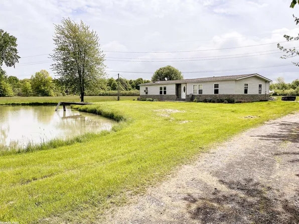 7375 Palms Rd, Fair Haven, MI 48023