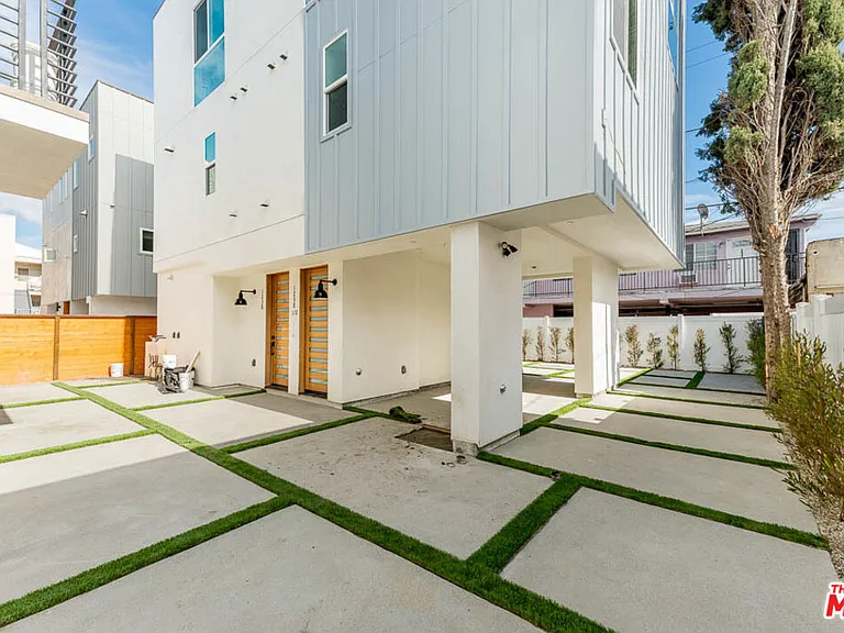 1238 1/2 N Beachwood Dr — Photo 36