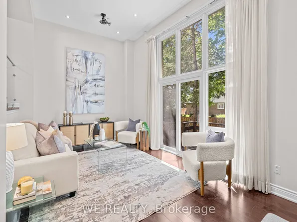 11 Stonedale Placeway, Toronto, ON M3B 1W2