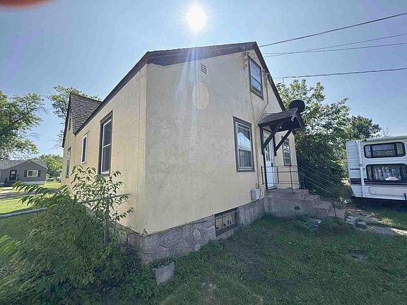 4th image of 2417 4th Ave W