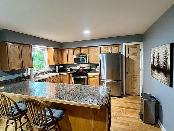 Counter with bar seating