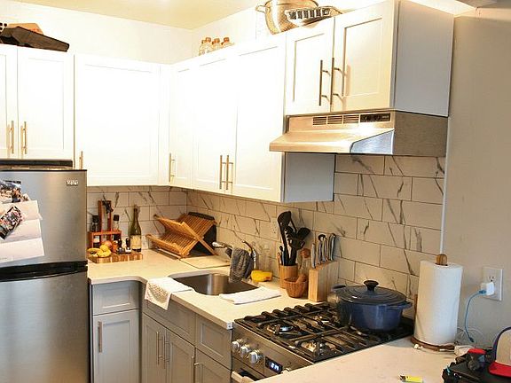 4th image of 156 Bleecker St #7FE