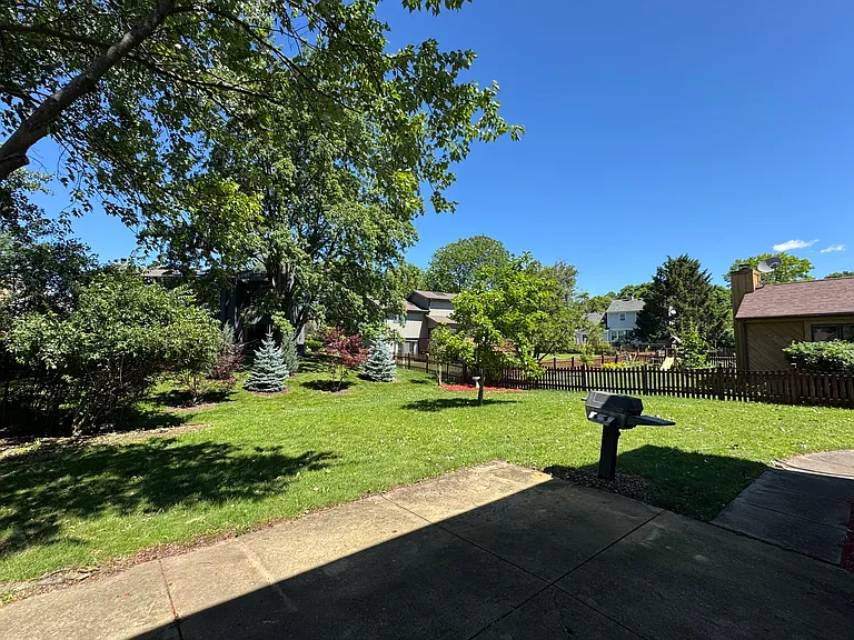 1217 Yorkshire Dr — Photo 24
