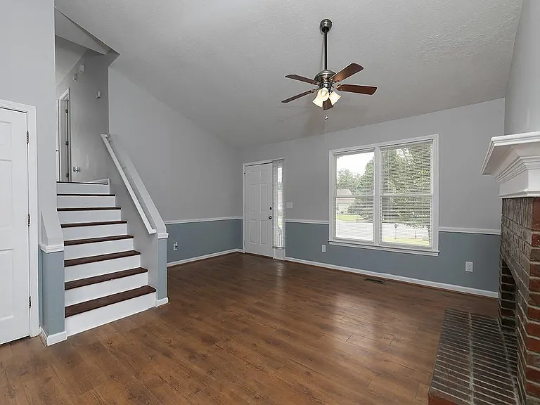16 Huntcliff Dr — Photo 4