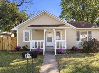 119 SW 6th St, Newton, KS 67114