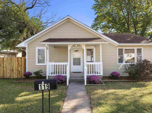 119 SW 6th St, Newton, KS 67114